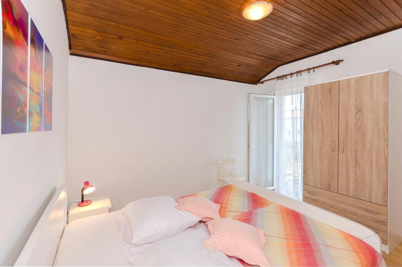 Apartment And Rooms Ema Vodice Exterior foto