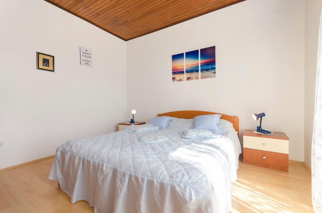 Apartment And Rooms Ema Vodice Exterior foto