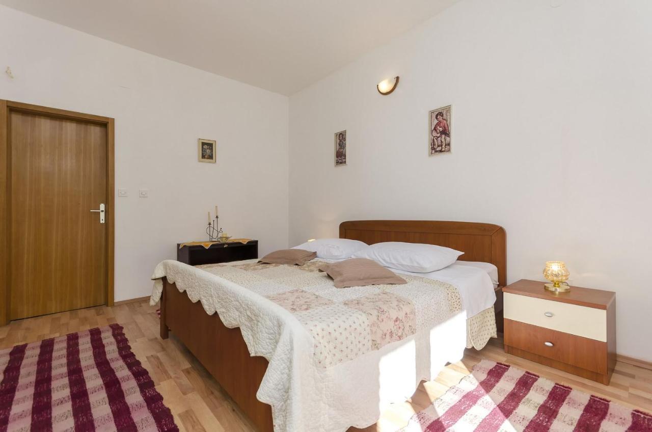 Apartment And Rooms Ema Vodice Exterior foto